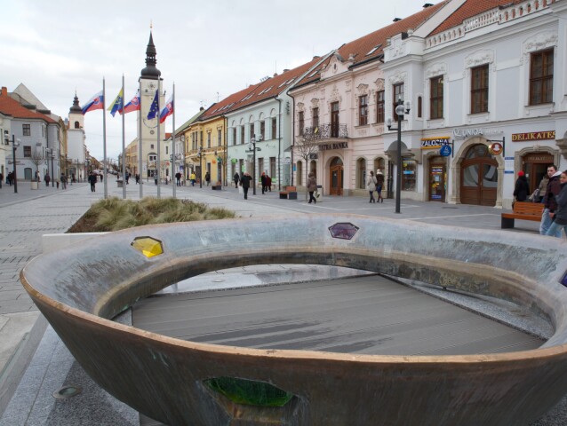 Trnava, koruna, námestie, fontána