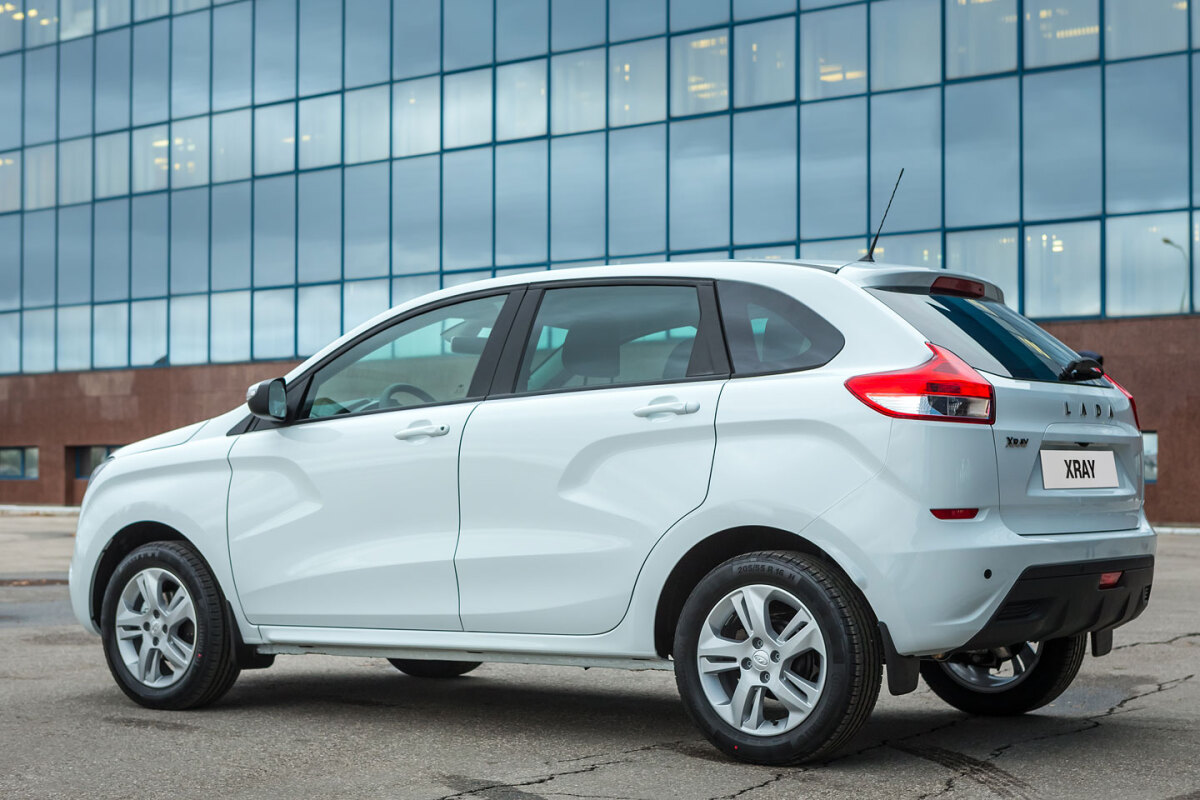 Lada Xray - 2016