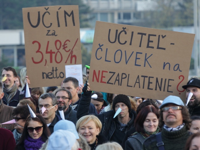 učitelia, pedagógovia, protest, školstvo