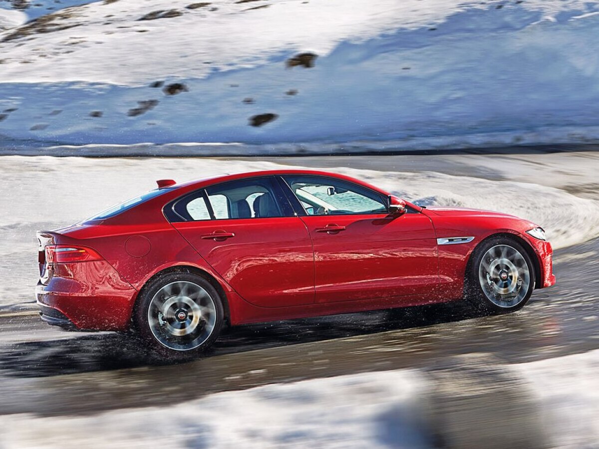 Jaguar XE AWD - 2016