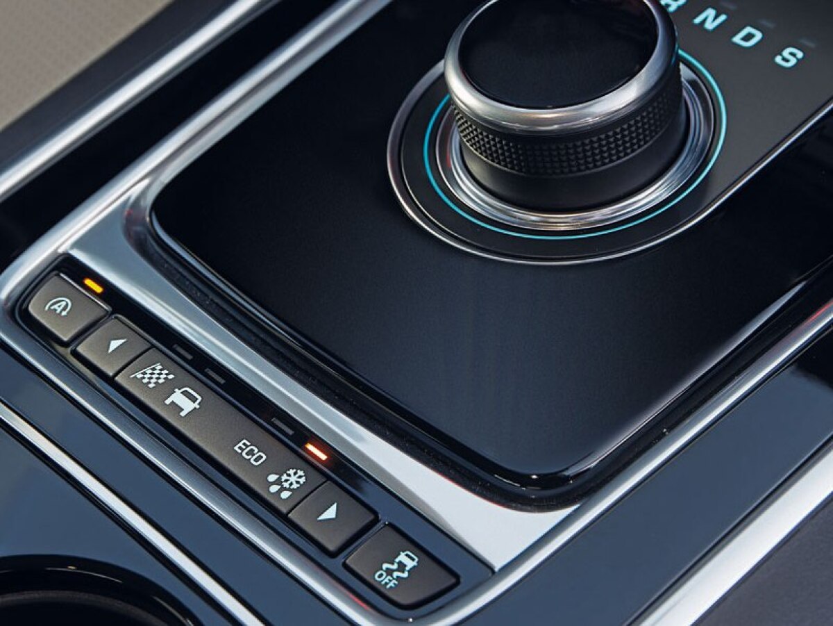 Jaguar XE AWD - 2016