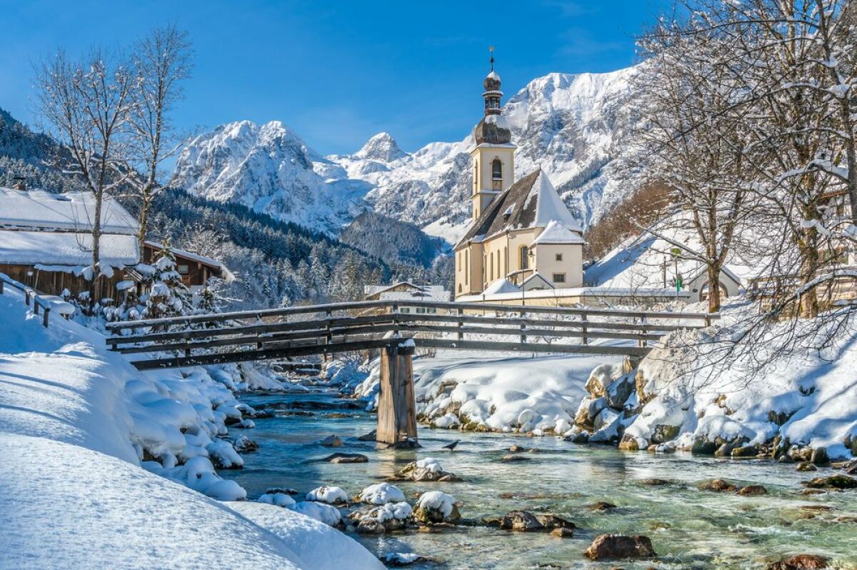 Bavorsko , Berchtesgaden, zima, sneh, potok, kostol, most, hory,