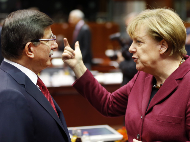 Merkelová, Davutoglu