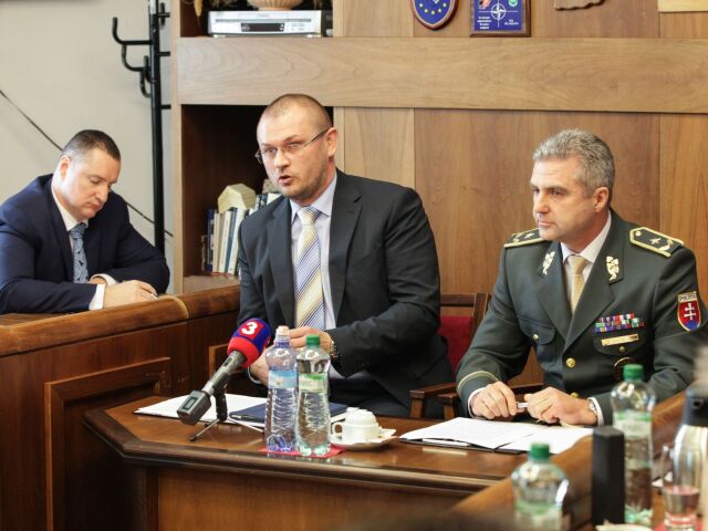 vybor pre obranu a bezpecnost,