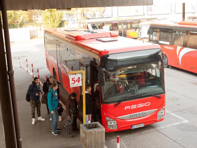 autobus, Slovak Lines, Mlynské Nivy, stanica