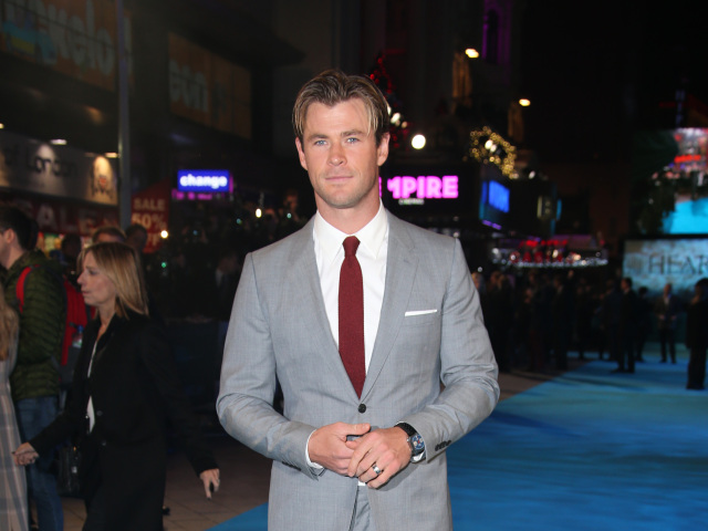Chris Hemsworth 