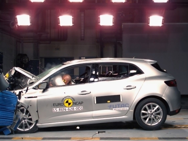 Euro NCAP - 1215