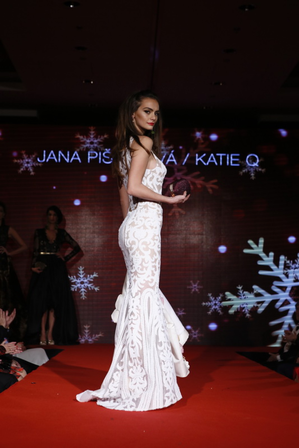 Jana Pištejová - BMD zima 2015 - plesové róby