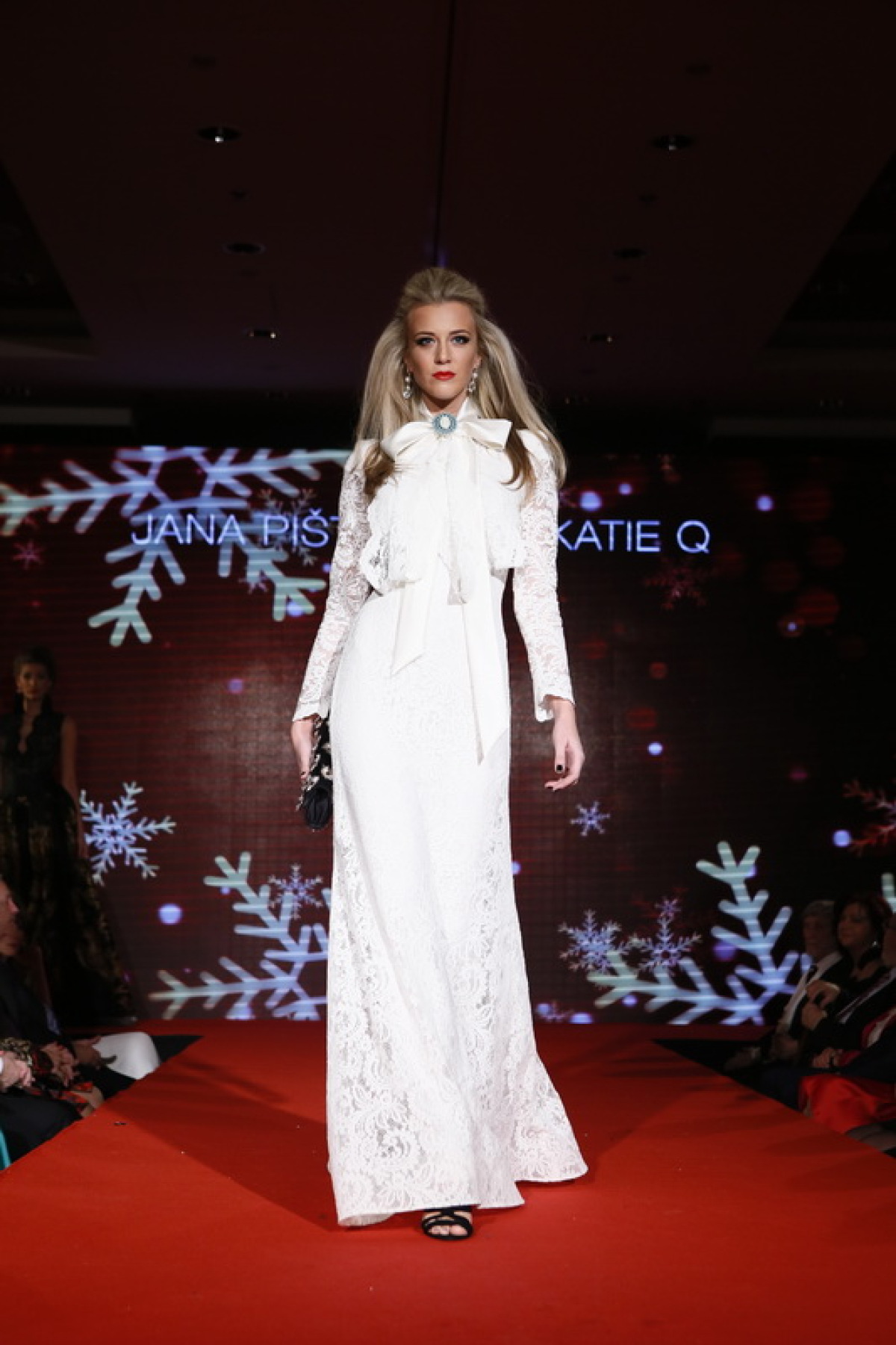Jana Pištejová - BMD zima 2015 - plesové róby