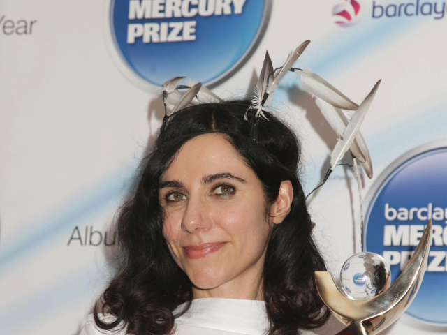 PJ Harvey s prestížnou Mercury Music Prize, ktorú v roku 2011 získala za svoj zatiaľ posledný album Let England Shake.