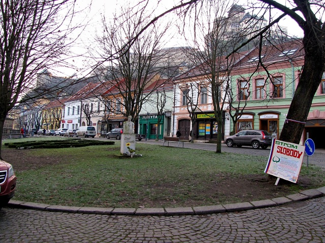 Mierové námestie, Trenčín