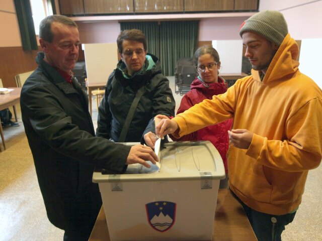 Slovinsko, referendum