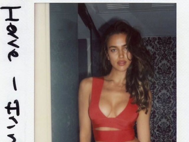 Ruská topmodelka Irina Shayk na starších záberoch.