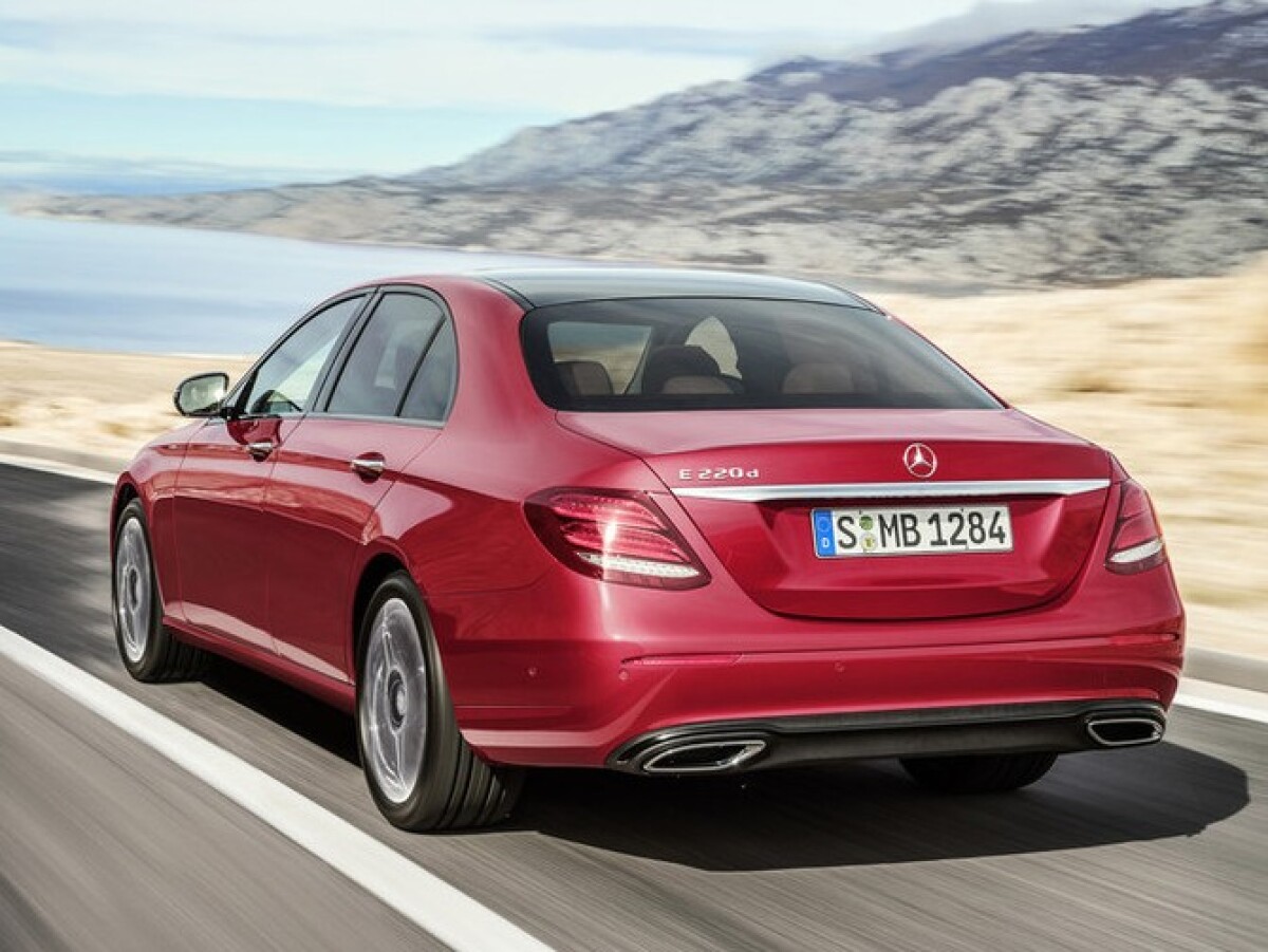 Mercedes-Benz E - 2016