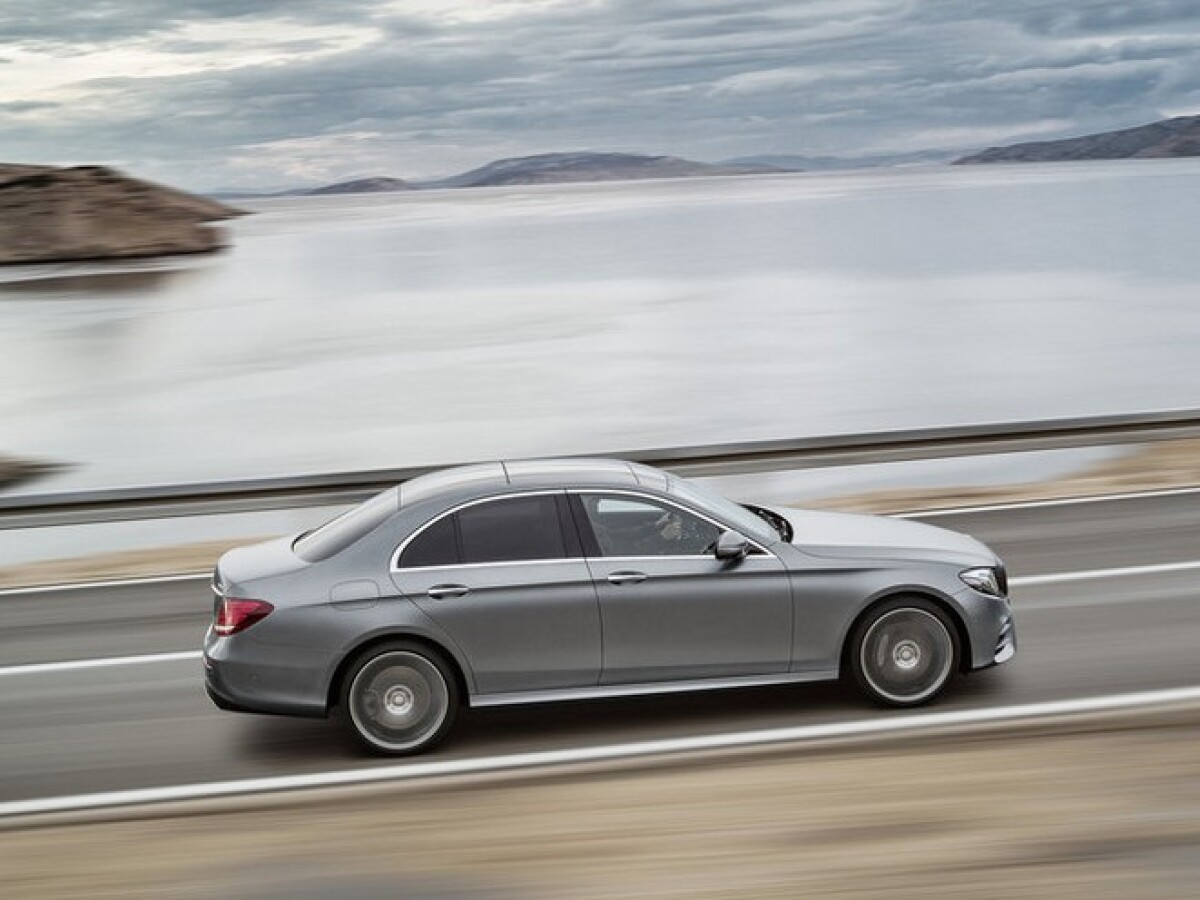 Mercedes-Benz E - 2016