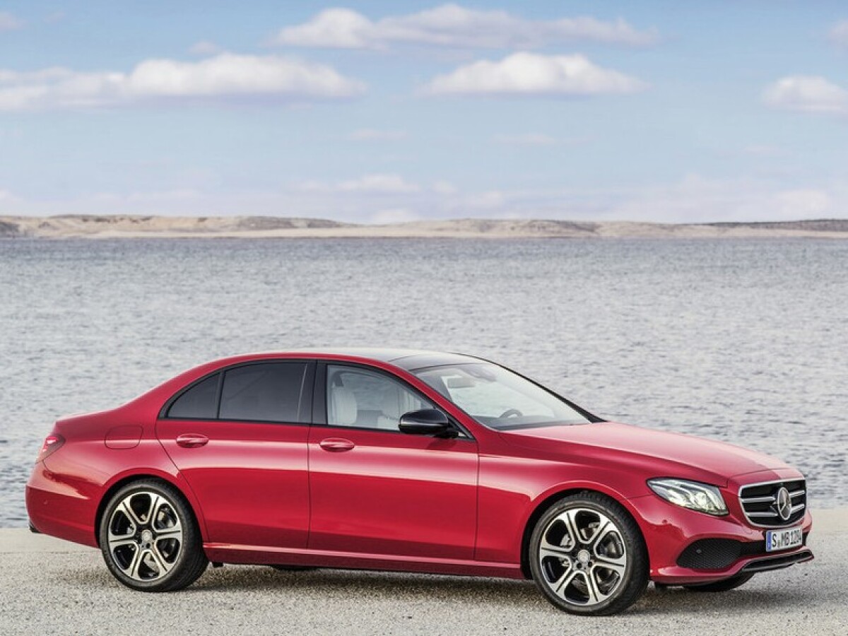 Mercedes-Benz E - 2016