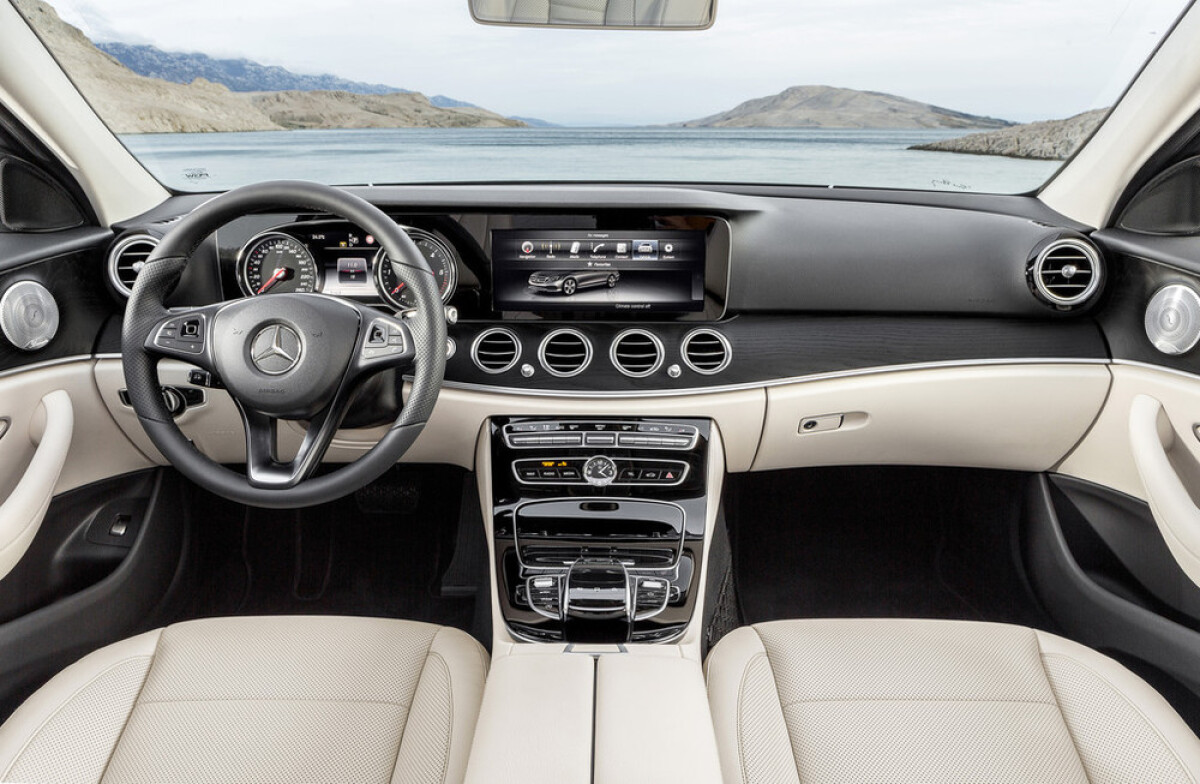 Mercedes-Benz E - 2016