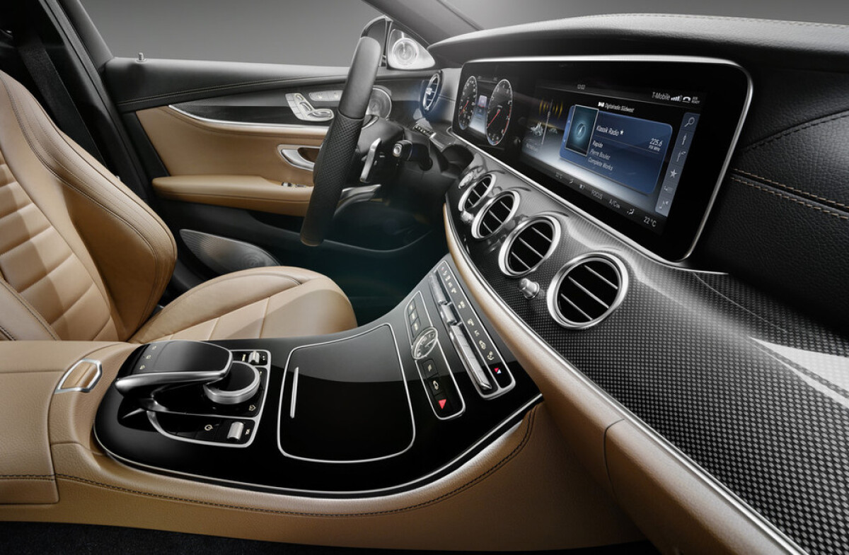 Mercedes-Benz E - 2016