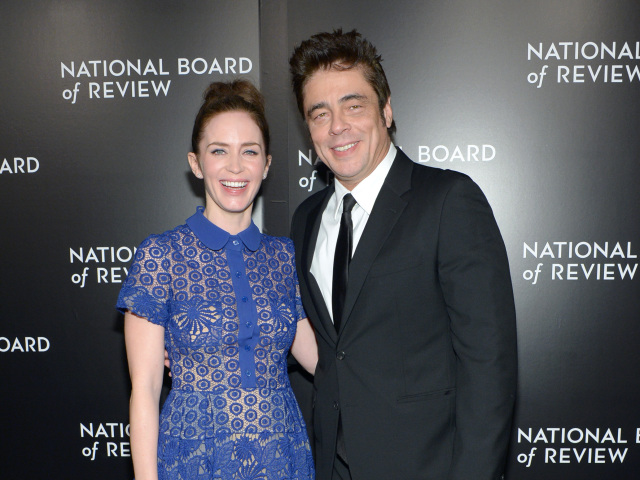 Emily Blunt a jej kolega Benicio del Toro