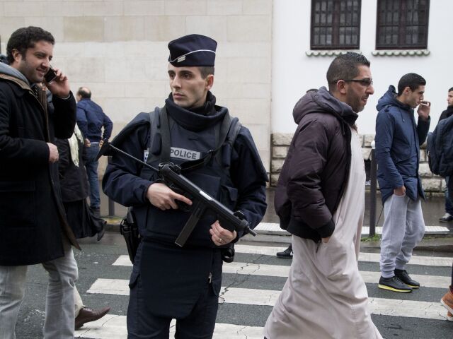 Francúzsko, polícia, moslimovia