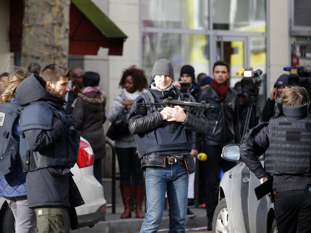 Paríž, policajti, streľba