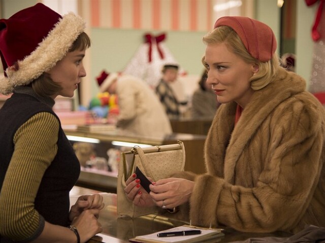 Rooney Mara a Cate Blanchett v dráme Carol, ktorá má päť nominácií na Zlatý glóbus.