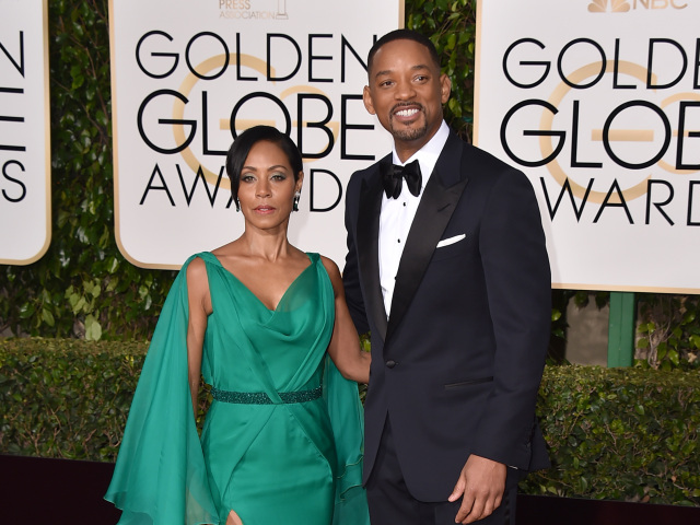 Herecký pár Jada a Will Smithovci. Jada Pinkett Smith si obliekla Versace.