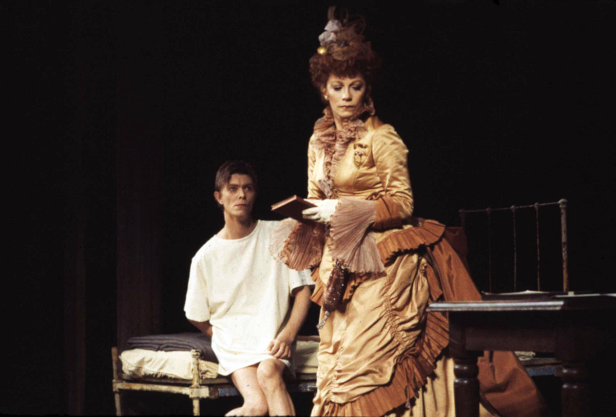 David Bowie a herečka Patricia Elliott