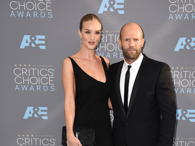 Rosie Huntington Whiteley a tiež jej snúbenec Jason Statham