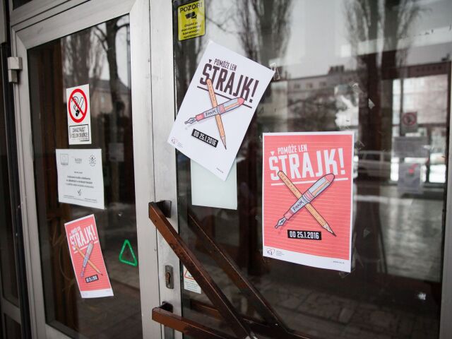 štrajk, štrajk učiteľov, škola, oznam o štrajk, gymnázium metodova