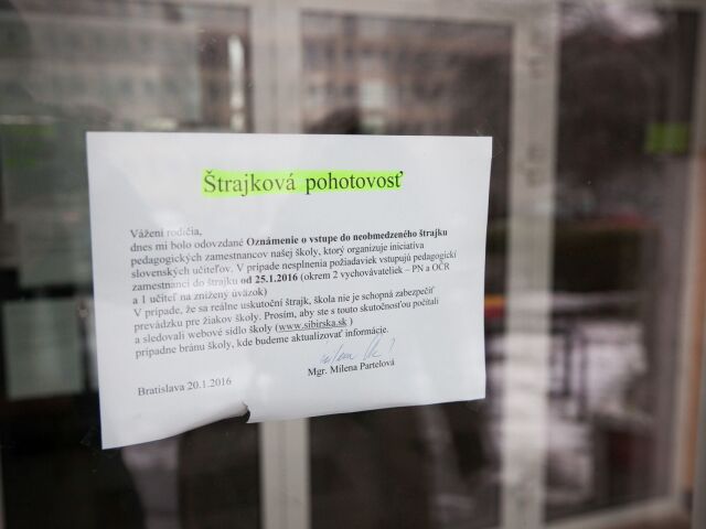 štrajk, štrajk učiteľov, škola, oznam o štrajku,