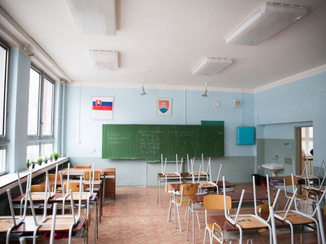 štrajk, štrajk učiteľov, škola, trieda, prázdna trieda, gymnázium metodova,
