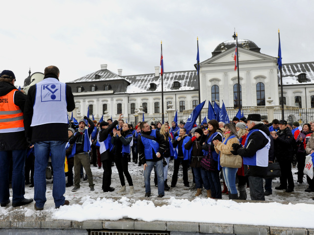 BRATISLAVA, Protest, novela, Zákonník práce