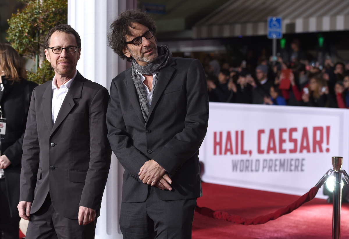 Ethan Coen (vľavo) a Joel Coen
