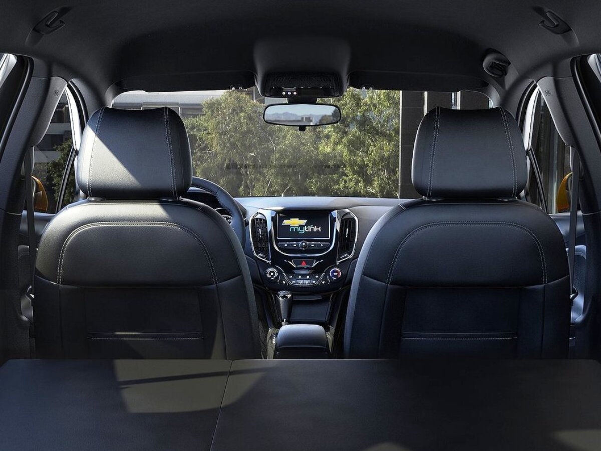 Chevrolet Cruze Hatchback - 2016