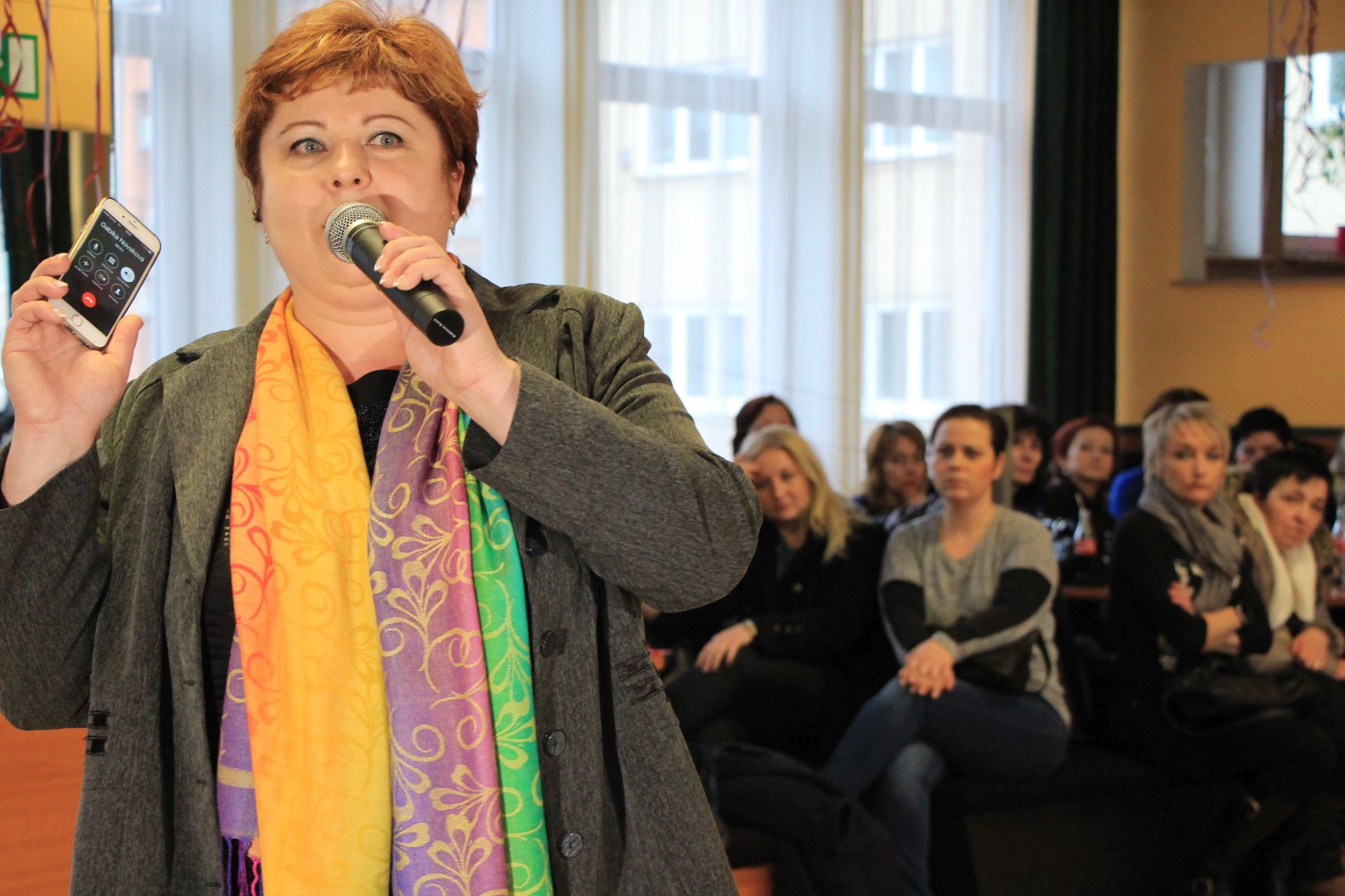 Monika Kavecká pustila sestrám v Žiline telefonát s odborárskou kolegyňou Gabrielou Novákovou z Prešova.