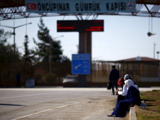 Migranti, utečenci, Turecko, hranica