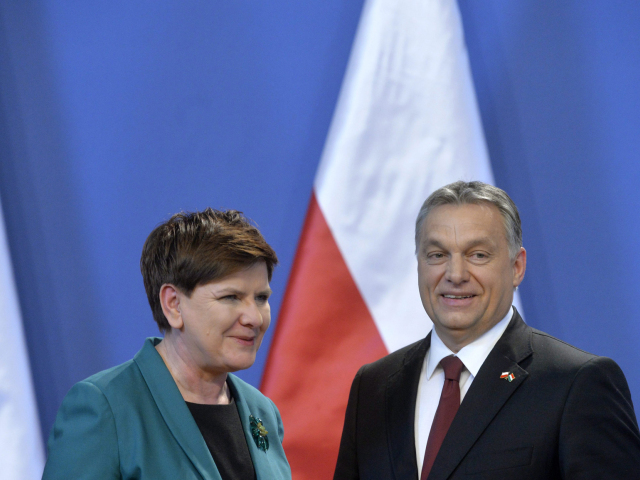 Szydłová, Orbán
