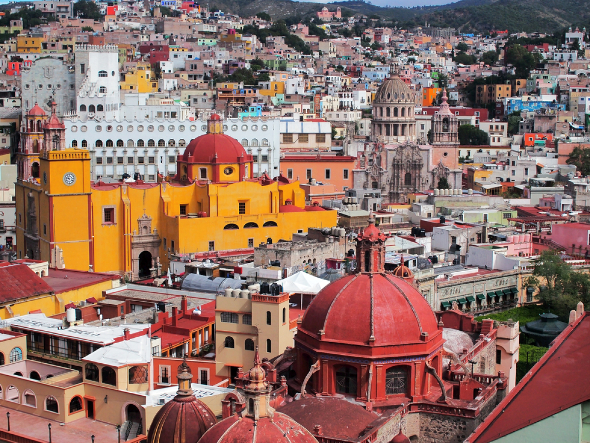 Guanajuato, Mexiko, Ulička bozkov, Callejon del Beso, mesto, Ana a Carlos, schody, domy, budovy