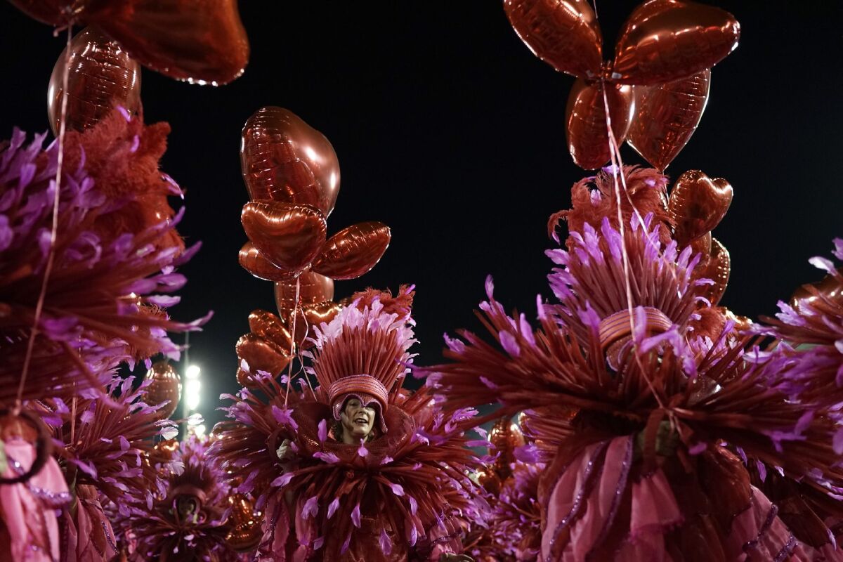 Rio de Janeiro, Brazília, karneval, tanec, samba, kostýmy