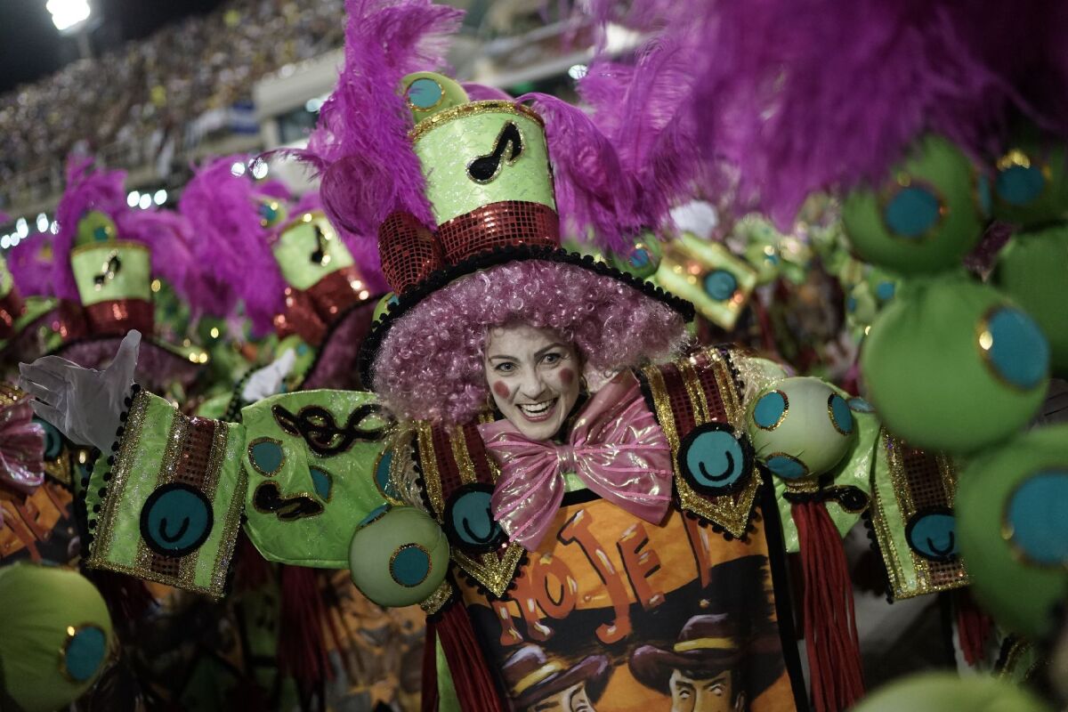 Rio de Janeiro, Brazília, karneval, tanec, samba, kostýmy