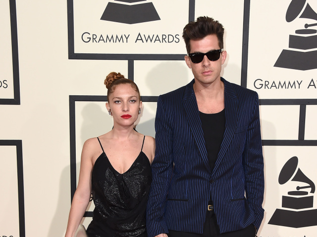 Modelka Josephine de La Baume a hudobník a producent Mark Ronson.