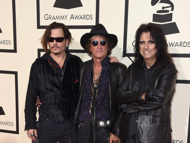 Zľava: Johnny Depp, Joe Perry, a Alice Cooper z formácie The Hollywood Vampires.