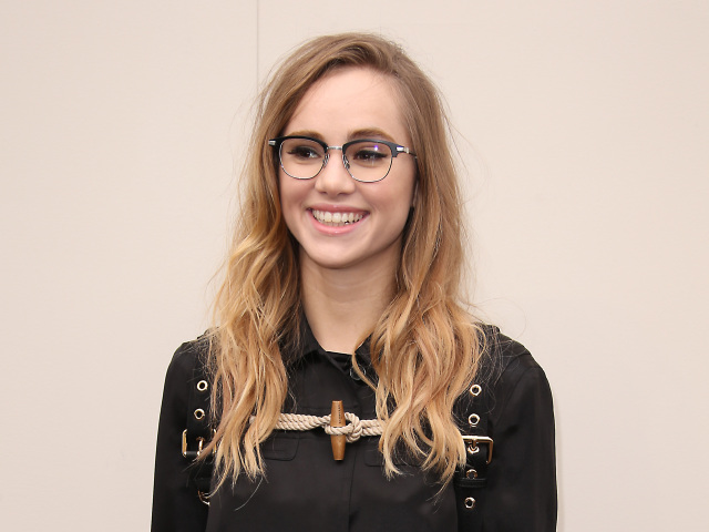 Suki Waterhouse