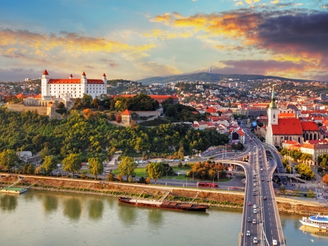 Bratislava, Bratislavský hrad, dóm, Most SNP