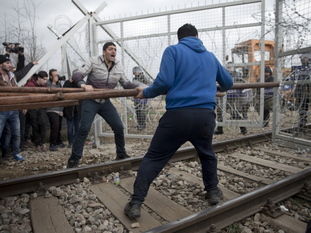 Idomeni, Grécko, hranica, migranti