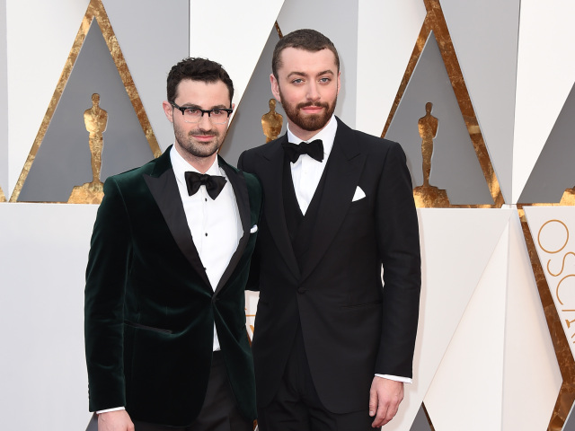 Spevák Sam Smith (vpravo) a Jimmy Napes 