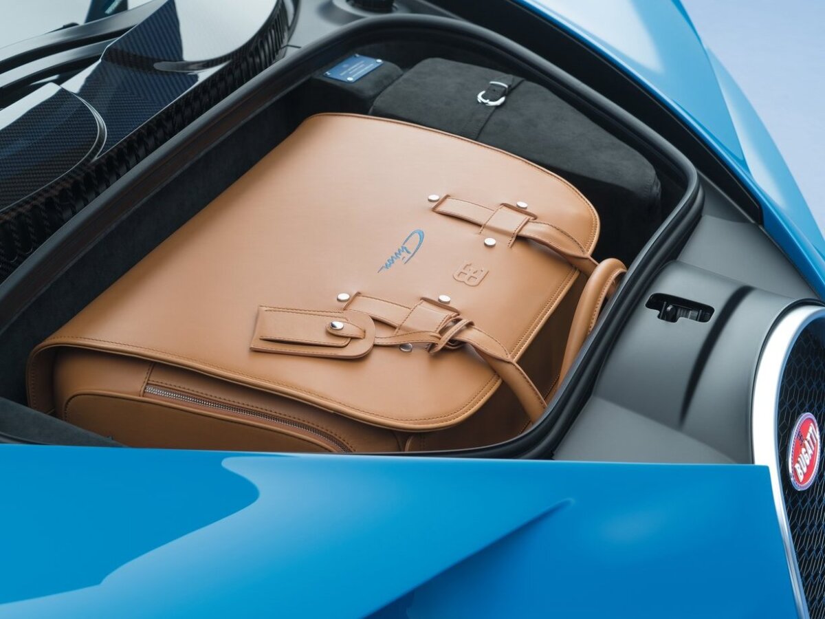 Bugatti Chiron - 2016