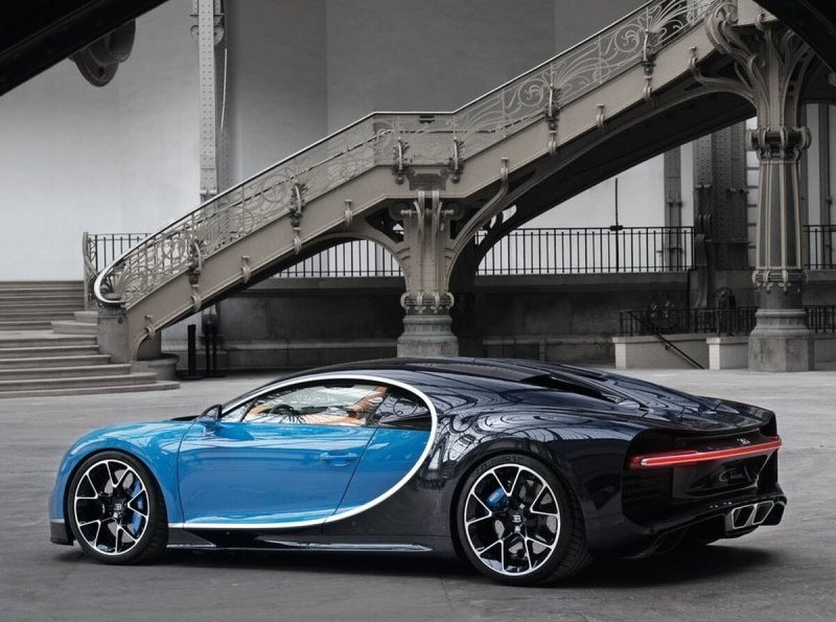 Bugatti Chiron - 2016