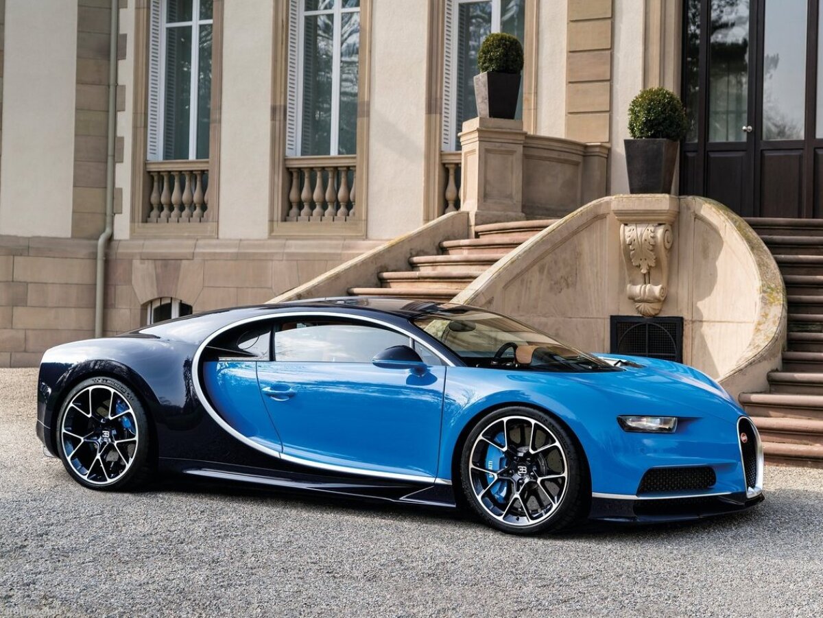 Bugatti Chiron - 2016